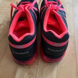 Nike Air Max Black and Pink Sneakers